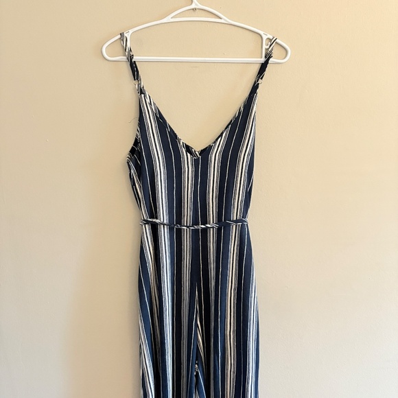 $9🎅🏼 Urban Romantics Navy & White Stripped Capri Length Romper Jumpsuit - Picture 15 of 16